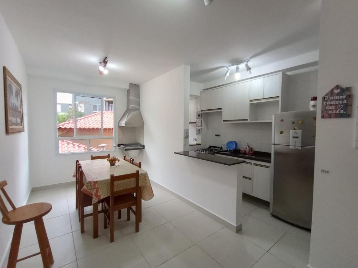 Apartamento com Vista da Piscina